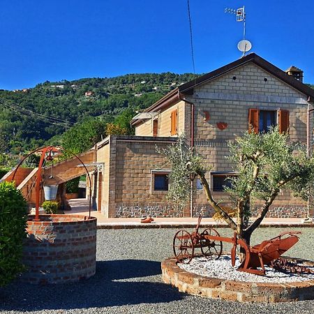 Spicchio Di Luna - Casa Vacanze Albiano Magra Exterior photo